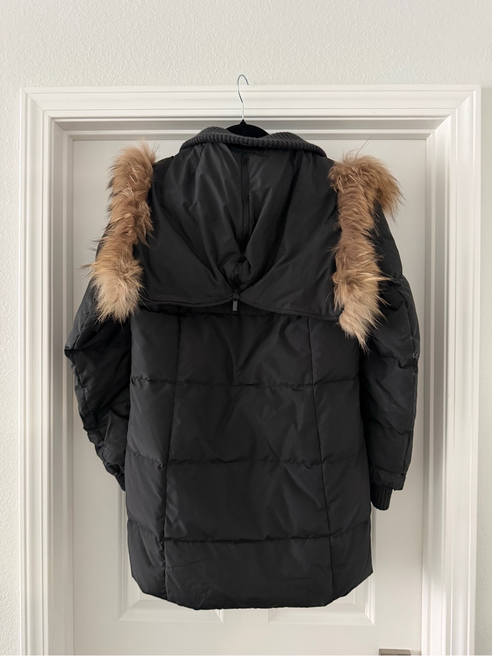 BCBGMAXAZRIA Duck Down
Filled Fur Trim Removable Hood
Puffer Coat Parka Size M - Picture 2 of 5